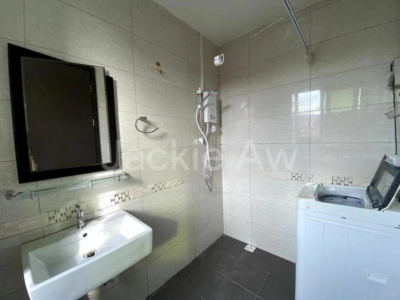 Room (Landed) for Rent in  People's Garden - Image 10